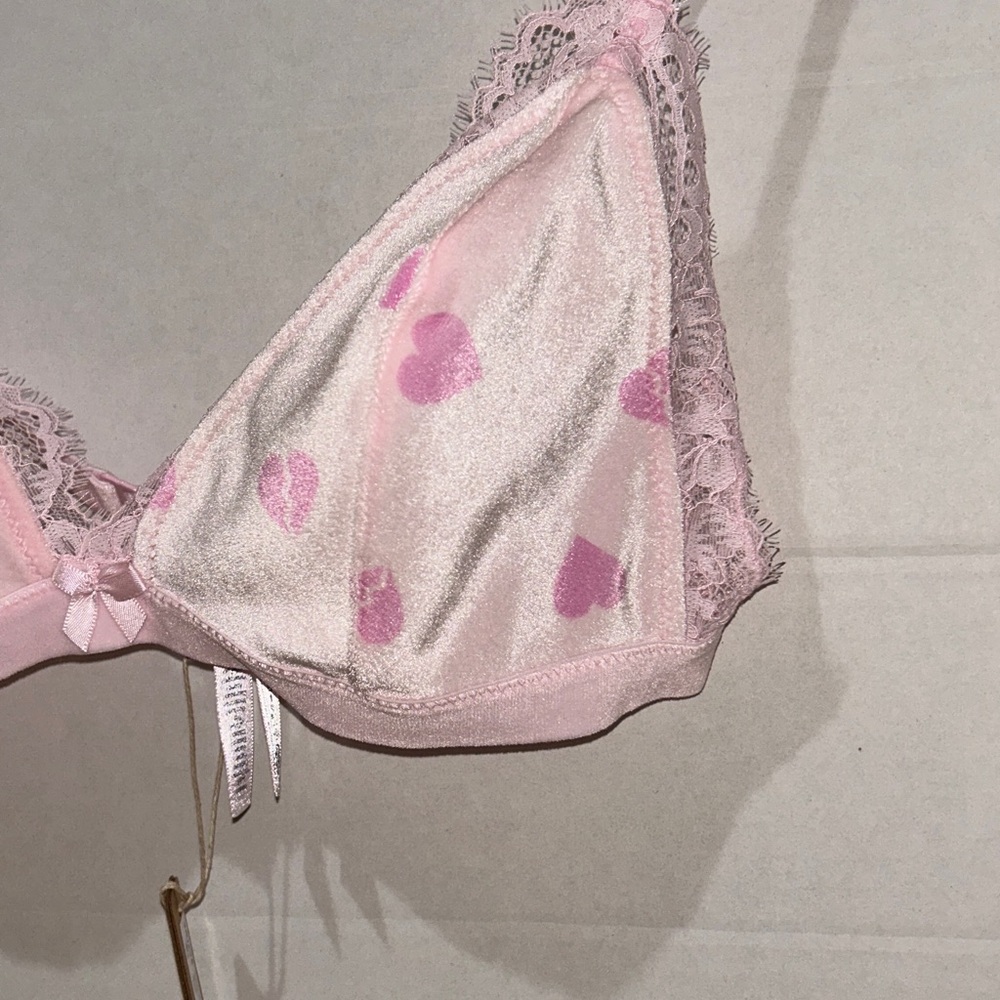 Skims Velvet Lace Triangle Bralette CB Heart Breaker Size Medium New W/Tags! - Picture 3 of 7